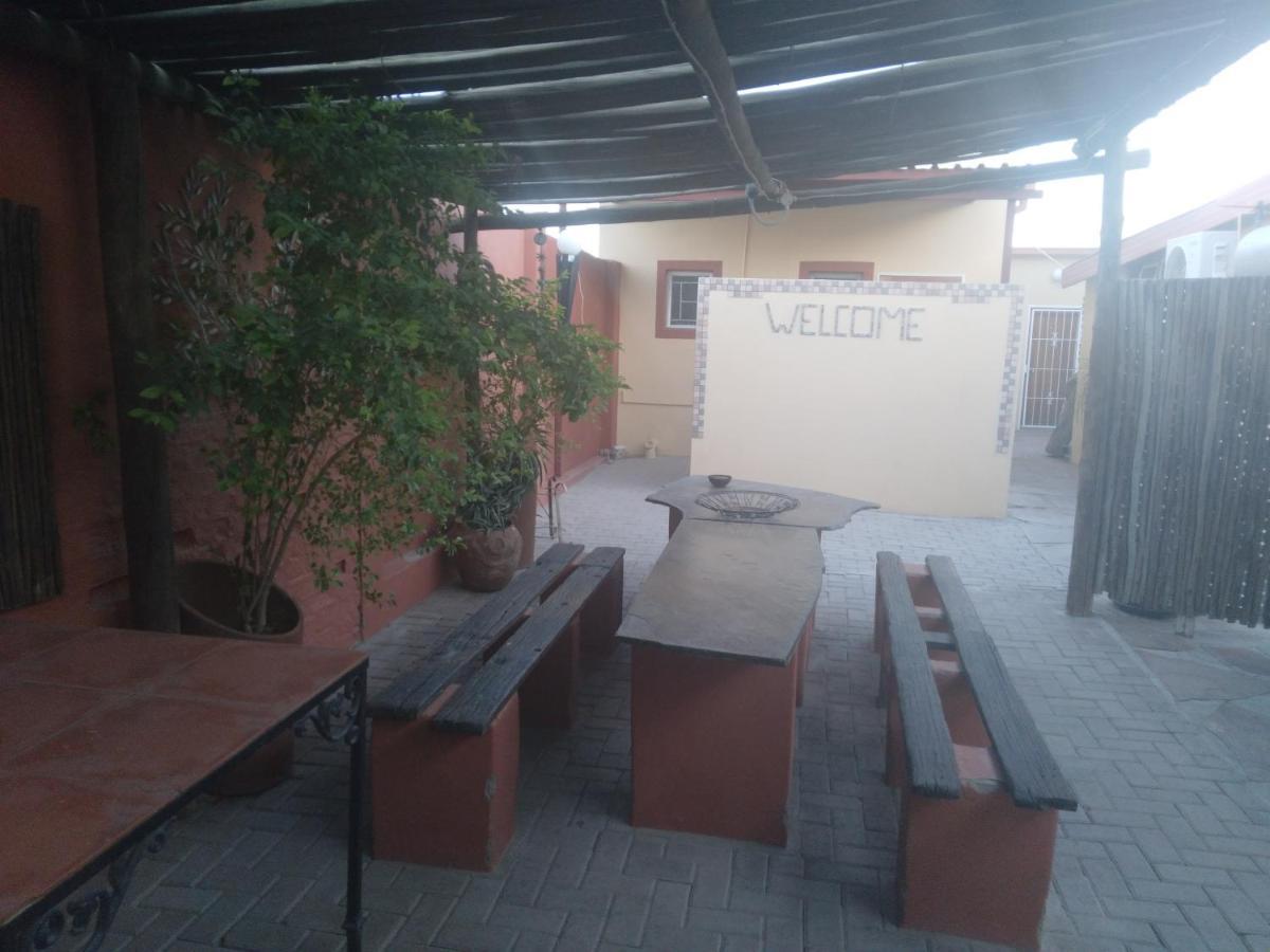 Larochelle Guesthouse Keetmanshoop Exterior foto
