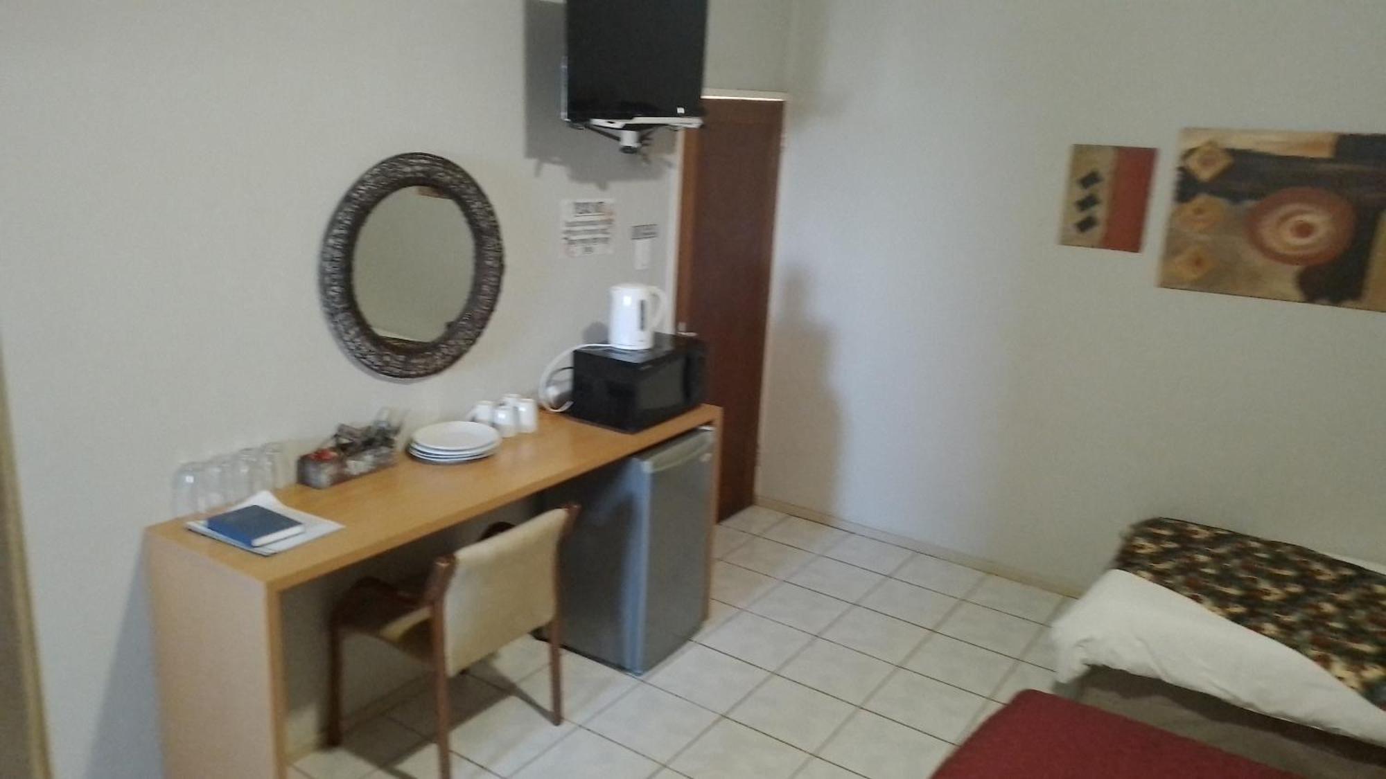 Larochelle Guesthouse Keetmanshoop Quarto foto