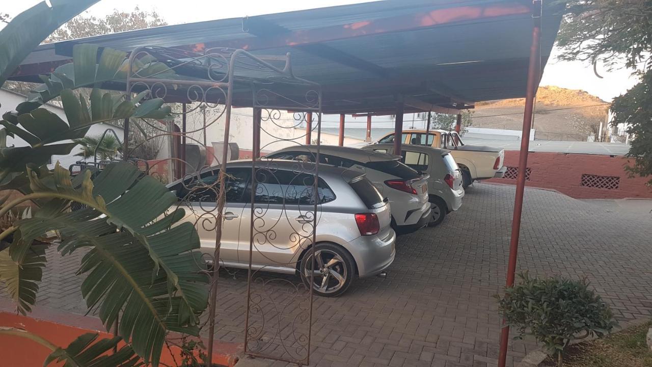 Larochelle Guesthouse Keetmanshoop Exterior foto
